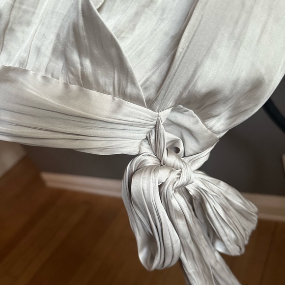 NWT Banana Republic Silk Blouse with Waist Tie - Picture 5 of 6